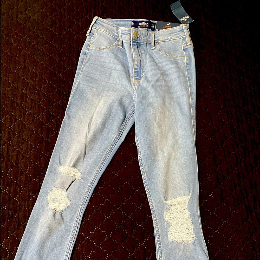 Hollister Jean legging.